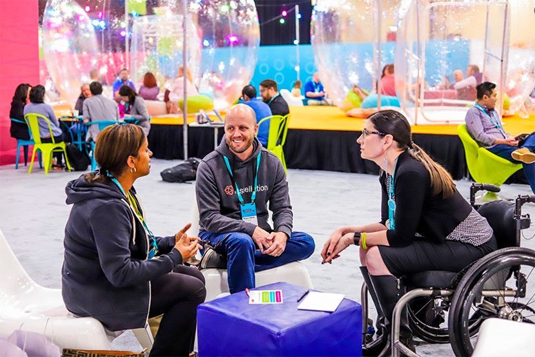 Deep in conversation at Braindate Lounge